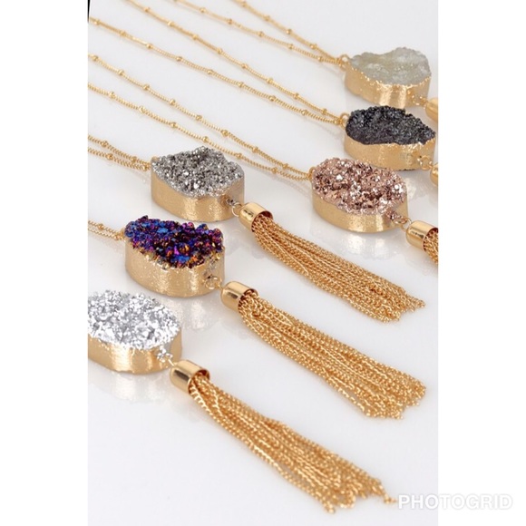 Jewelry - Druzy stone dainty gold pendant necklace trendy